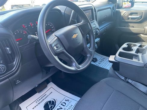 Used 2020 Chevrolet Silverado 2500 Custom w/ Custom Value Package image 6