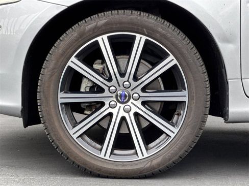 Used 2016 Volvo XC60 T5 Premier w/ Proximity Package image 24