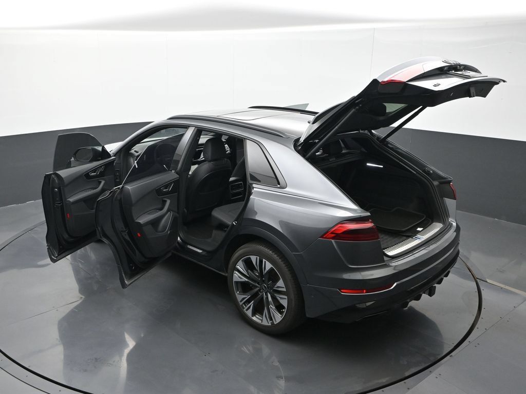 Used 2025 Audi Q8 Premium Plus AWD/4WD image 28