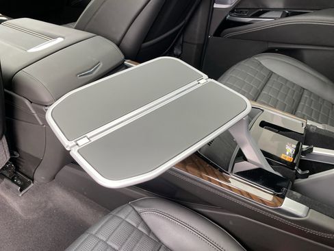 Used 2026 Cadillac Escalade Platinum Luxury image 41