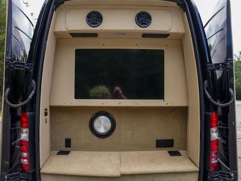 Used 2016 Mercedes-Benz Sprinter 2500 image 45