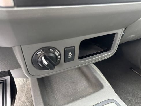 Used 2018 Nissan Frontier SV image 19
