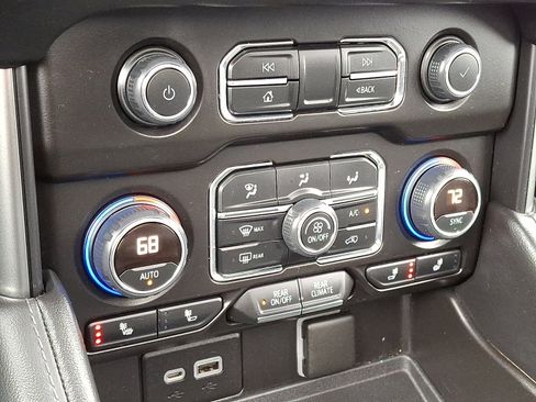 Used 2021 Chevrolet Tahoe LT image 17