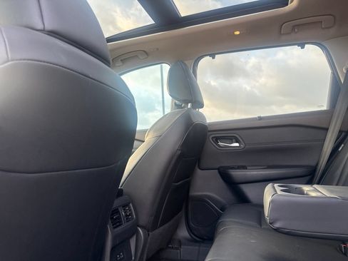 Certified 2023 Nissan Rogue SV w/ SV Premium B Package FWD image 33