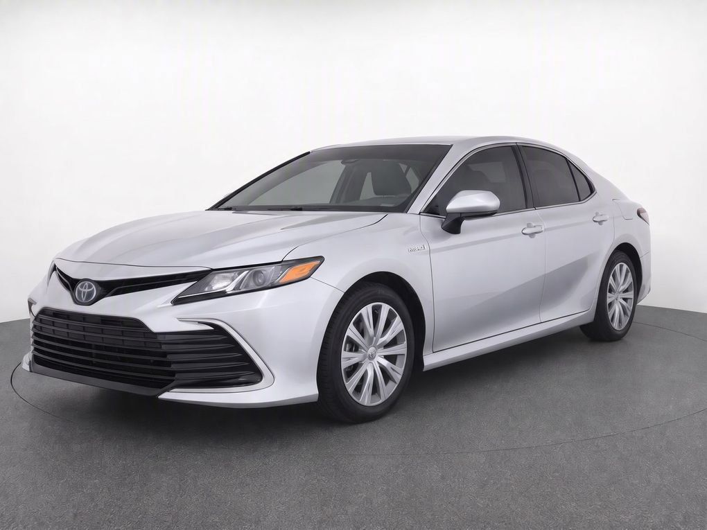 Used 2021 Toyota Camry LE FWD image 2
