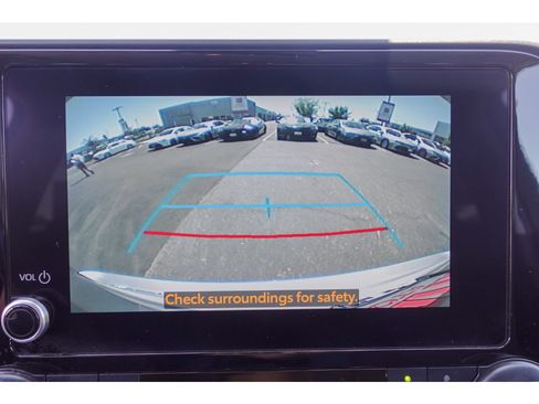 Used 2023 Toyota Highlander LE AWD/4WD image 23