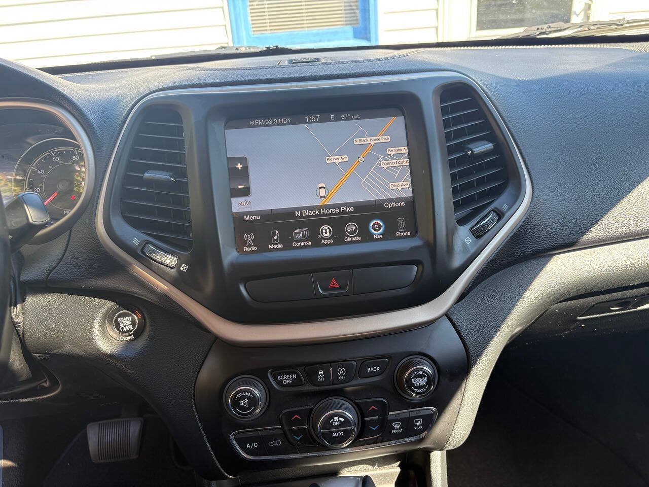 Used 2015 Jeep Cherokee Limited AWD/4WD image 18