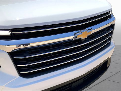 Used 2025 Chevrolet Traverse LT FWD image 36