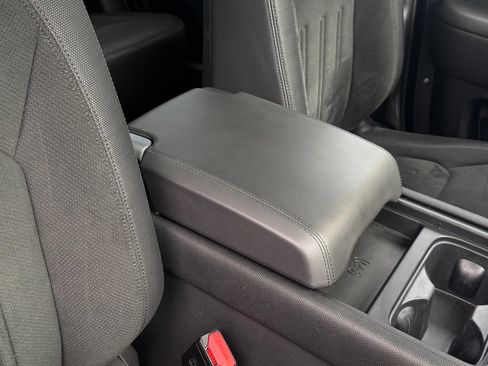 Used 2023 Land Rover Defender 110 image 24