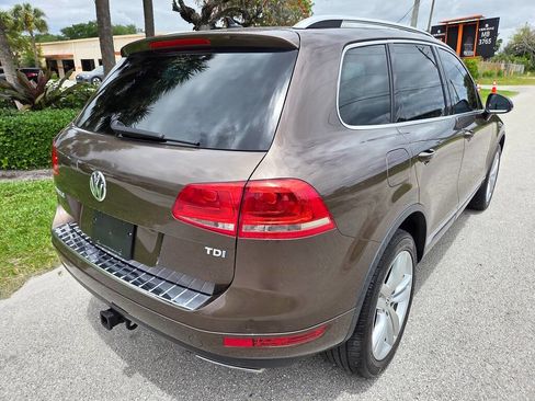 Used 2013 Volkswagen Touareg Executive AWD/4WD image 12