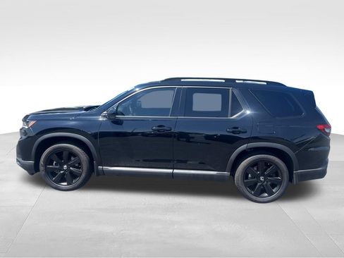 Used 2025 Honda Pilot Black Edition image 3