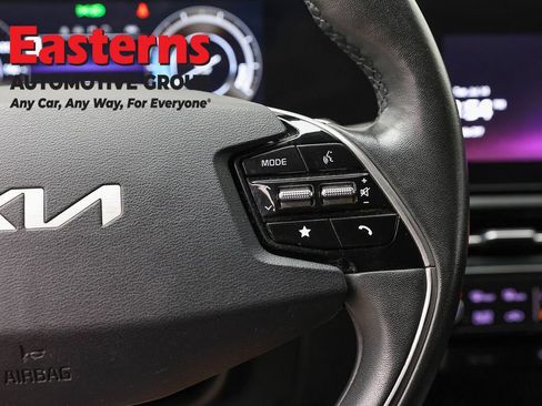 Used 2023 Kia Niro Wind w/ Wind Preserve Package FWD image 16