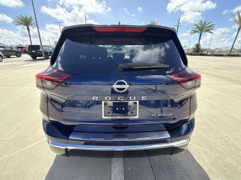 Used 2025 Nissan Rogue Platinum image 21