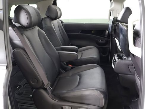 Used 2025 Kia Carnival SX Prestige FWD image 41