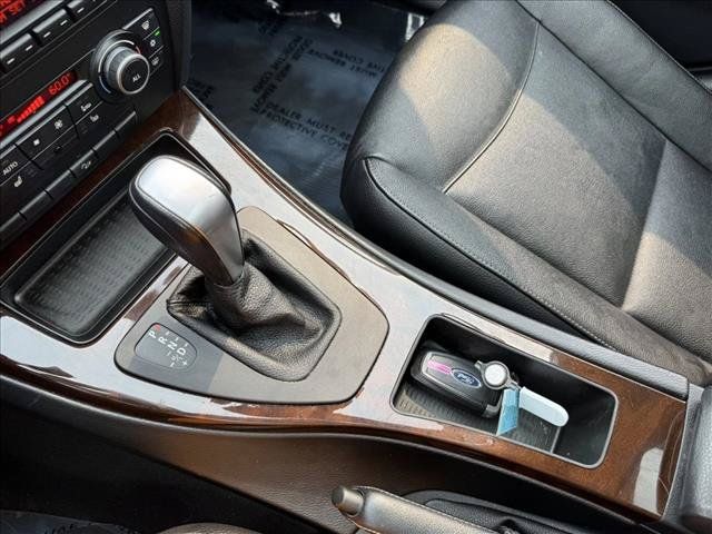 Used 2011 BMW 335i xDrive Sedan AWD/4WD image 17