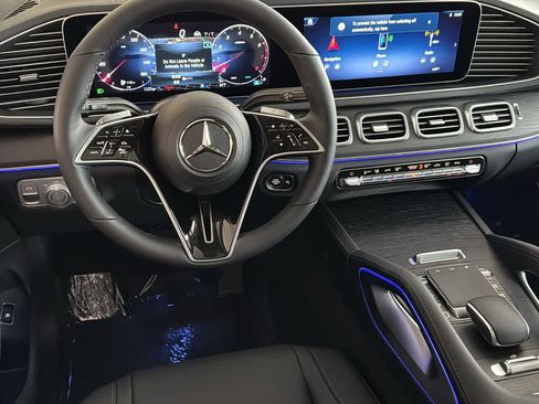 New 2026 Mercedes-Benz GLS 450 4MATIC image 25