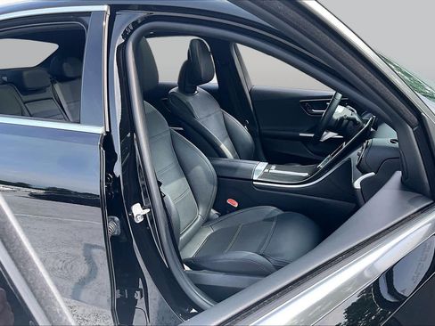 Used 2024 Mercedes-Benz C 300 Sedan image 9
