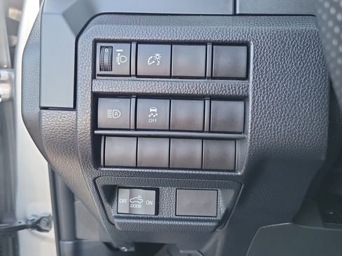 Certified 2025 Toyota Tacoma SR image 21