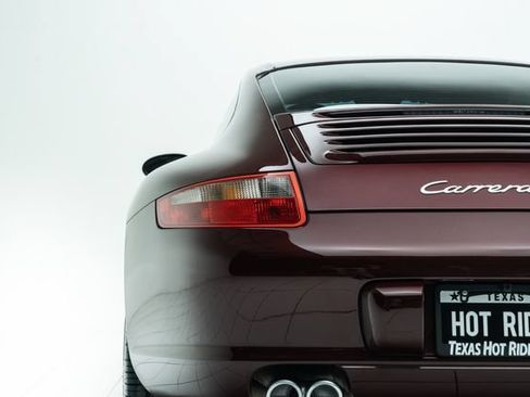 Used 2005 Porsche 911 Carrera S RWD image 17