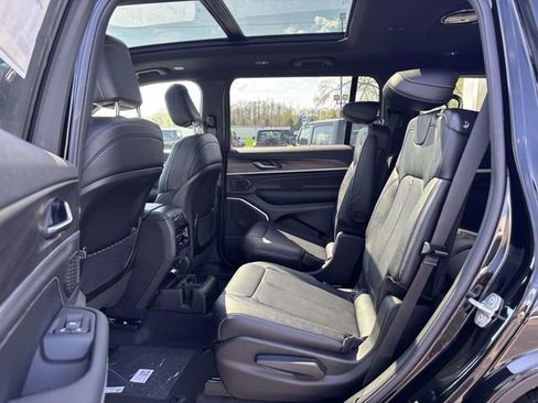 New 2026 Jeep Grand Cherokee L Limited AWD/4WD image 8