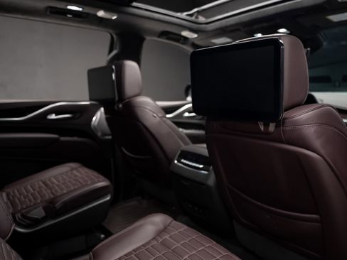 Used 2023 Cadillac Escalade ESV Sport Platinum w/ Heavy-Duty Trailer Package image 74