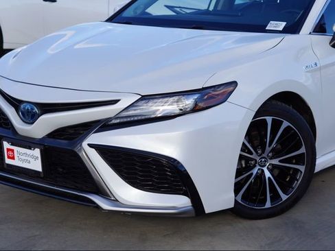 Used 2021 Toyota Camry XSE w/ Navigation Upgrade Package image 5