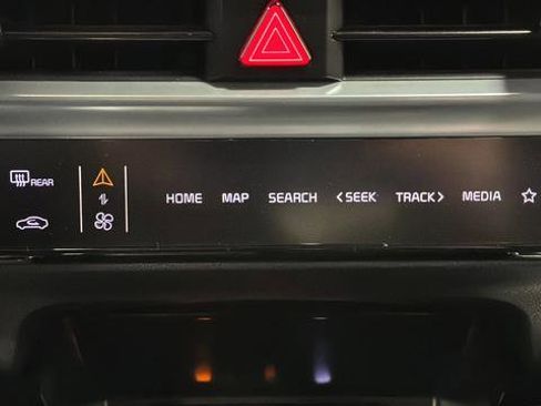 Used 2024 Kia Sorento SX Prestige image 18