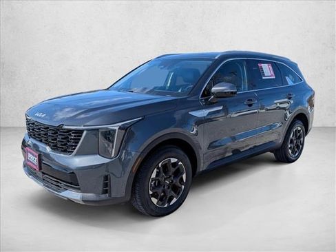 Used 2024 Kia Sorento S image 1