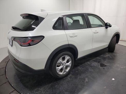 Certified 2024 Honda HR-V LX image 9