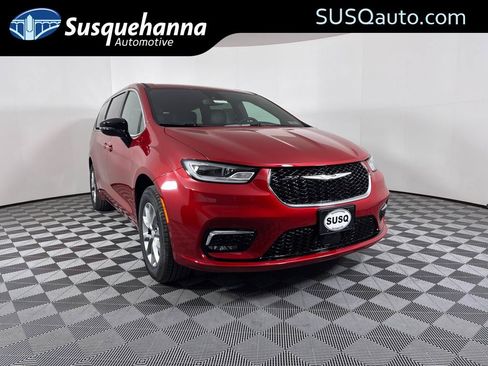 New 2026 Chrysler Pacifica Select AWD/4WD image 1
