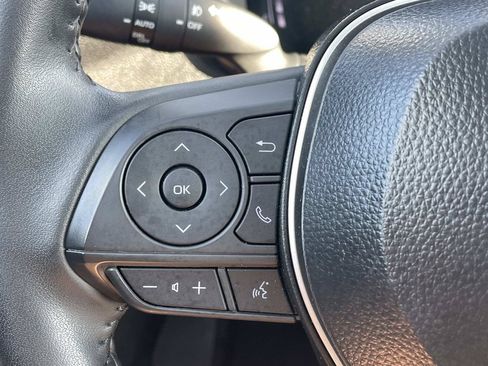 Used 2025 Toyota Corolla Cross XLE w/ Convenience Package FWD image 29