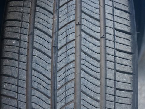 Used 2022 Chevrolet Bolt EUV Premier w/ Launch Edition image 37