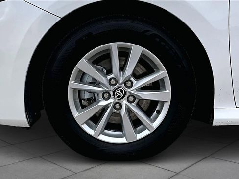 Used 2025 Toyota Camry LE image 11