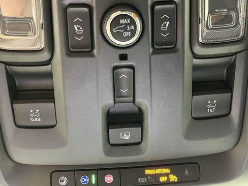 Certified 2025 GMC Yukon XL Elevation w/ LPO, Elevation Black Package AWD/4WD image 29