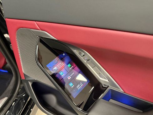 Used 2023 BMW 740i w/ Parking Assistance Package image 27