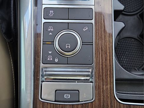 Used 2019 Land Rover Range Rover Sport HSE AWD/4WD image 17
