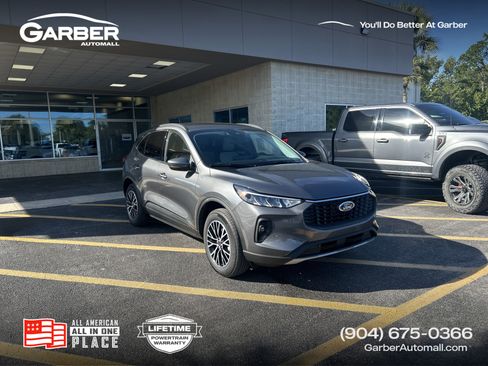 New 2025 Ford Escape SE image 1
