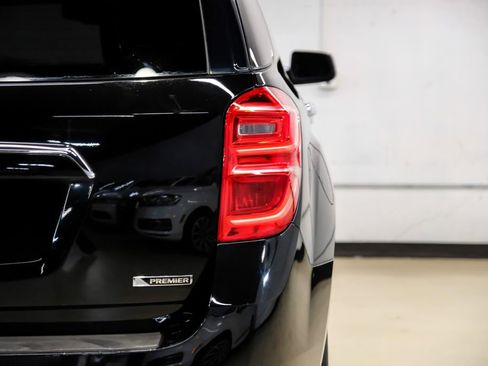 Used 2017 Chevrolet Equinox Premier w/ Enhanced Convenience Package image 44