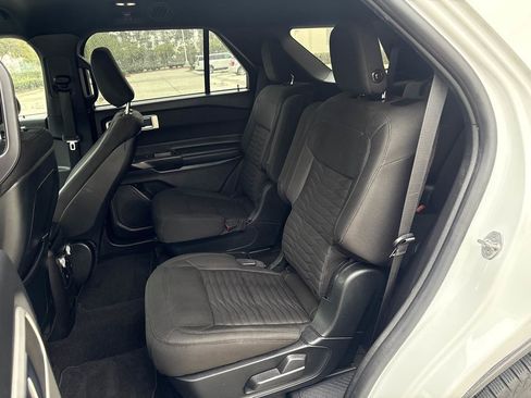 Used 2020 Ford Explorer XLT image 13