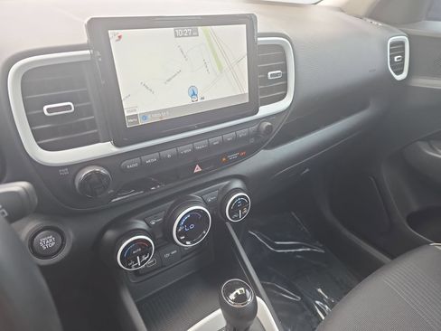 Used 2022 Hyundai Venue Limited w/ Cargo Package FWD image 19