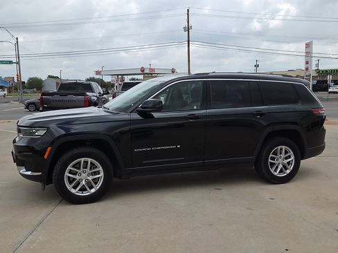 Used 2023 Jeep Grand Cherokee L Laredo AWD/4WD image 4