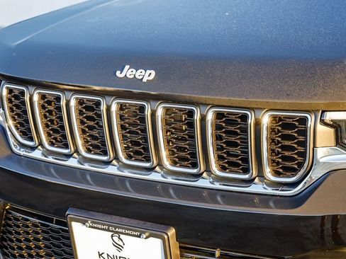New 2025 Jeep Grand Cherokee Laredo X w/ Luxury Tech Group I image 6