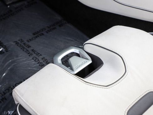 Used 2024 Lamborghini Huracan EVO image 32