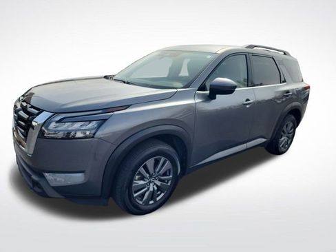 Used 2025 Nissan Pathfinder SV image 1