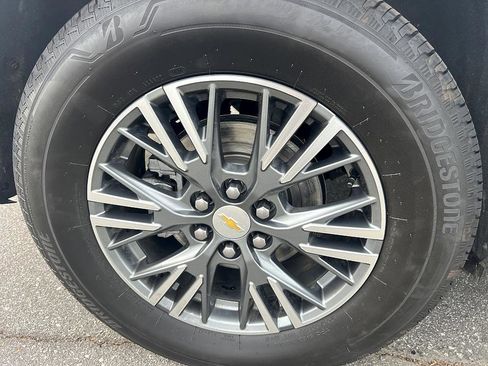 Used 2024 Chevrolet Traverse LT image 11