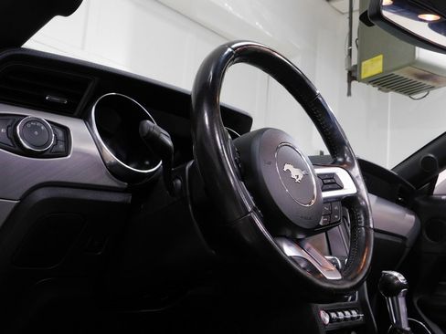 Used 2020 Ford Mustang Premium image 41