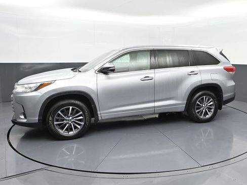 Certified 2018 Toyota Highlander XLE image 28