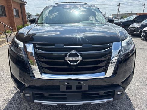 Used 2022 Nissan Pathfinder SL FWD image 3