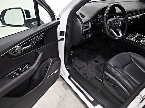 Used 2019 Audi Q7 3.0T Premium Plus AWD/4WD image 3