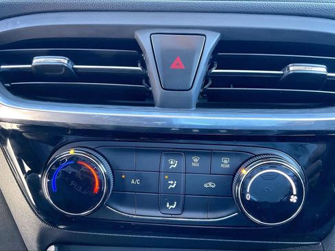 Certified 2024 Buick Encore GX Sport Touring image 32